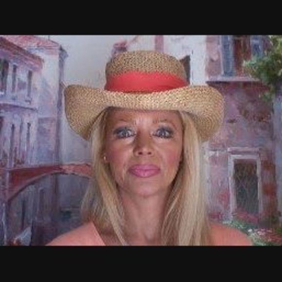 Meet your Posher, Robin - Picture 1 of 1